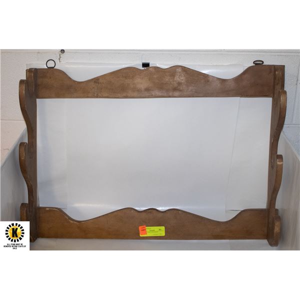 VINTAGE OAK 3 GUN RACK