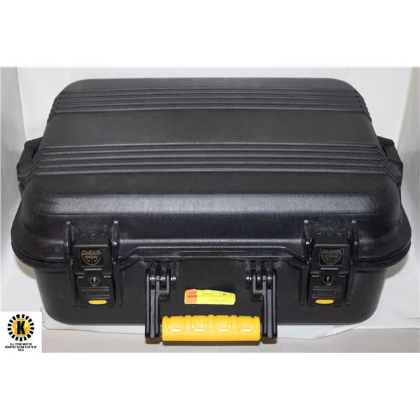 PLANO CASE WITH TRIGGER LOCKS