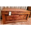 Image 1 : Wood chest B