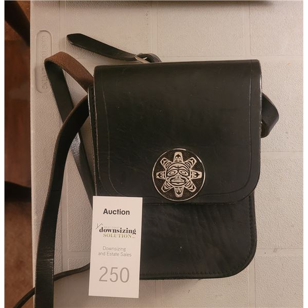 First Nation's Design Leather purse A