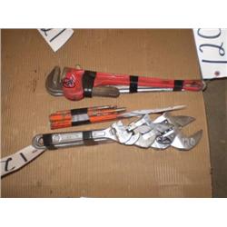 QUANTITY OF ASSORTED TOOLS