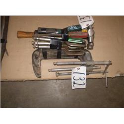 QUANTITY OF ASSORTED HAND TOOLS