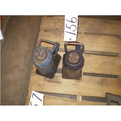 QUANTITY (2) HYD BOTTLE JACKS