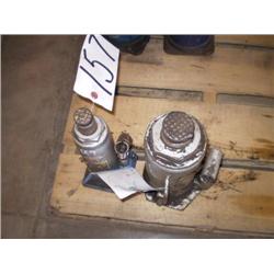 QUANTITY (2) HYD BOTTLE JACKS