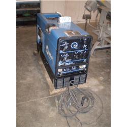 MILLER  BOBCAT 225NT PORTABLE WELDER, s/n N/A: