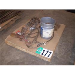 QUANTITY OF TAIL CHAINS, HOOKS, ETC.