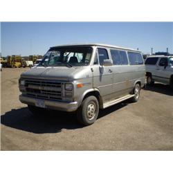 CHEVROLET BONAVENTURE  15 PASSENGER VAN, s/n 1GAFG35KXH7171741: