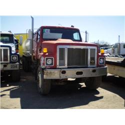 INTERNATIONAL 2554 5,000 GALLON T/A  WATER TRUCK, s/n 1HTGCN6R5NH432989: