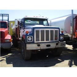 INTERNATIONAL F2554 2,000 GALLON T/A WATER TRUCK, s/n 1HTZNDBR1HH487115: