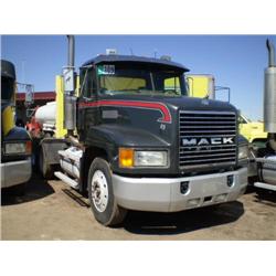MACK CH613 TRI AXLE TRUCK TRACTOR, s/n 1M1AA13YXXW116712:
