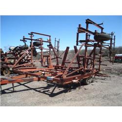 INTERNATIONAL 25ft. 45 SPRING TOOTH  SHANKS FIELD CULTAVATOR, s/n N/A: