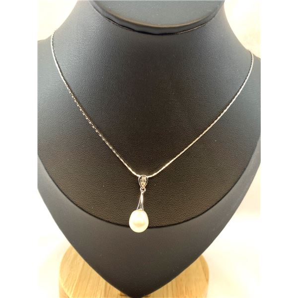 Sterling Silver Pearl & Sim Diamond Necklace A