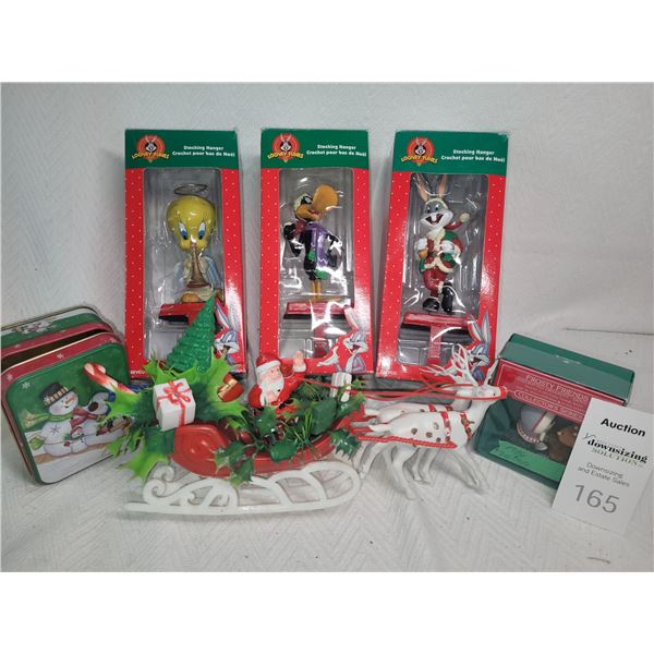 Looney Tunes Stocking Hangers A