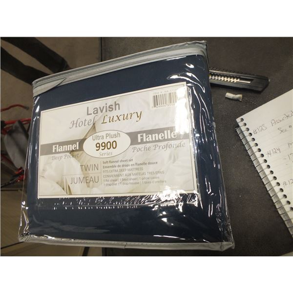 Twin Flannel Sheet Set