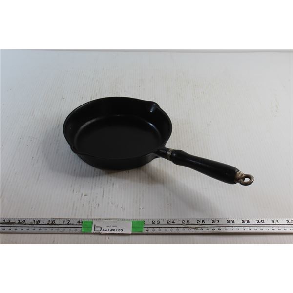 9'' GSW no.6 Cast Iron Frying Pan