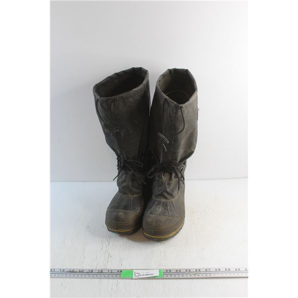 Baffin Steel Toe Rubber Boots - Size 7R