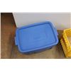 Image 4 : *Rubbermaid Roughneck Tote with Lid 24'' x 16'' and Plastic Crate