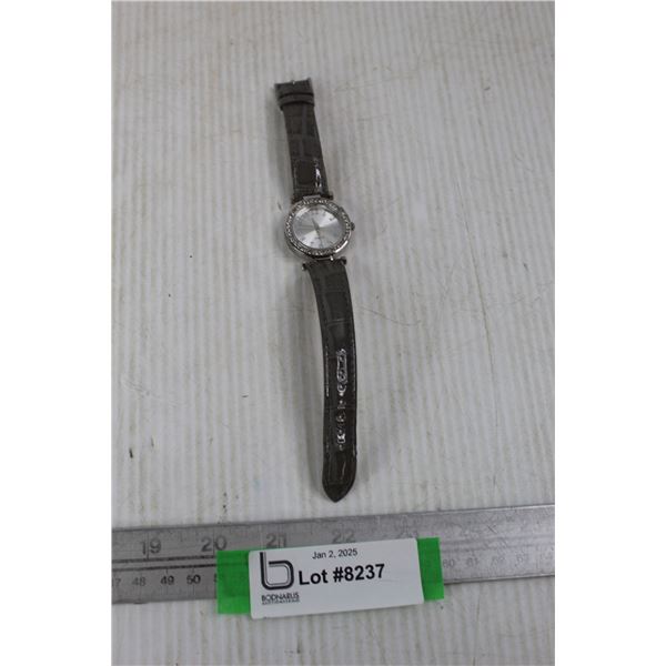 Ladies Silver & Grey w/ Rhine Stones- Working, Powers On