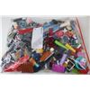Image 4 : Lot of Lego Pieces & Parts & Booklets (14 1/2" x 11 1/2" Zip-Lock - Bag)