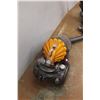 Image 5 : *Dyson DC23 Canister Vacuum- Working
