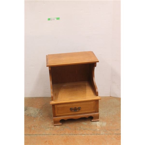 *Ethan Allen Style Wood Side Table with Drawer 25" Tall x 20" Wide x 14.5" Deep