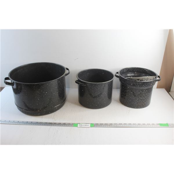 (2) Graniteware Pots and a Strainer Insert