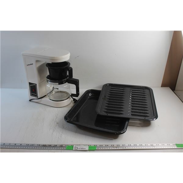 Crisping Baking Pan and Coffee Magic Coffee Machine - As Is