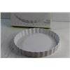 Image 2 : 11'' Porcelain Quiche Plate - NIB