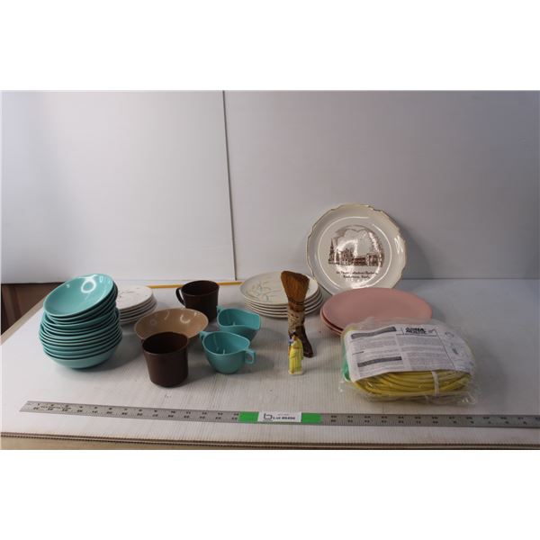 Plastic Dish Lot, St. Paul's Ceramic Plate, Misc.