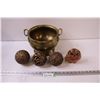 Image 1 : Brass Pot, Decorative Balls, Owl Ornament