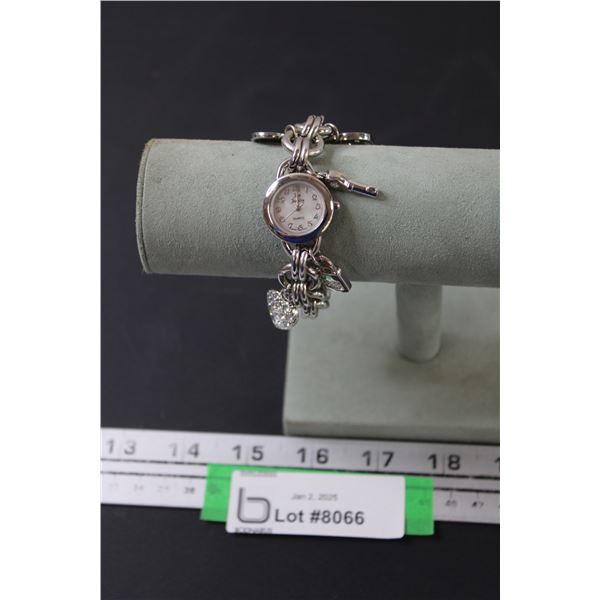 Charm Chain Quartz Watch (Silver Color) - Working