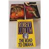 Image 3 : (5) Adult Books by Nora Roberts & Robert Ludlum