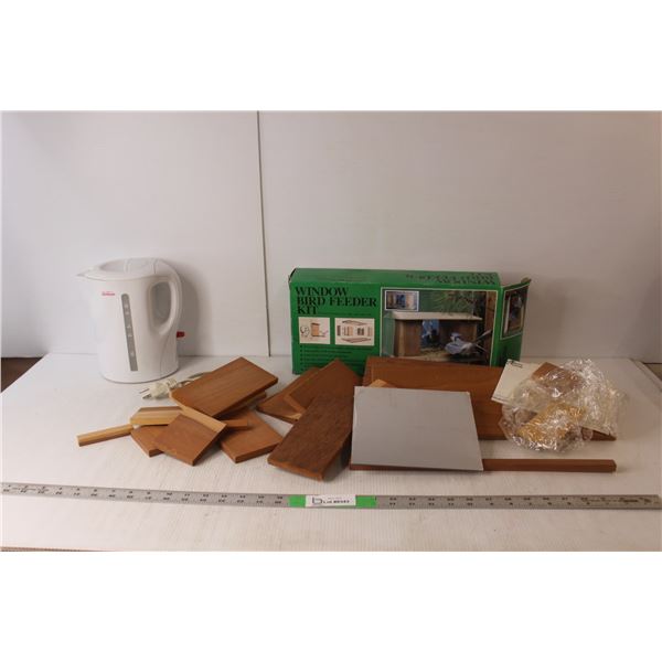 Sunbeam 1.7L Electric Kettle- Powers On, Window Bird Feeder Kit