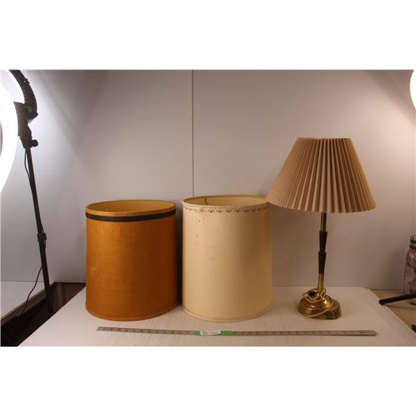 *Vintage Lamp 25" Tall- Powers On & (2) Lamp Shades- 16" & 15" Tall