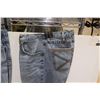 Image 3 : (2) Jeans - Size XXL