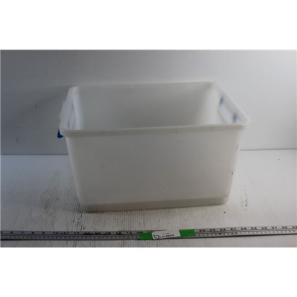 Plastic Container 18'' x 10''