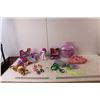 Image 1 : Kids' Lot- (2) Polly Pocket Mini Houses, Fidget Toy, Mario Kart Cars, Misc.
