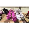 Image 2 : SHELF LOT OF HIGH HEELS