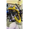 Image 2 : 3 DEWALT SHOP VACUUMS *MAY BE MISSING PIECES/ UNKNOWN WORKING CONDITION*