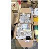 Image 2 : PALLET OF ASSORTED GLASSES, BOOKS AND MORE