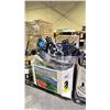 Image 2 : GAYLORD OF ASSORTED VACUUMS, VACUUM PARTS AND MORE