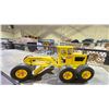 Image 2 : TONKA ROAD GARDER TRACTOR TOY