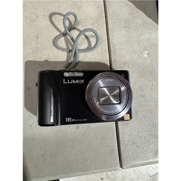 Panasonic LUMIX DMCZS8 camera