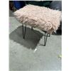 Image 1 : Fuzzy stool