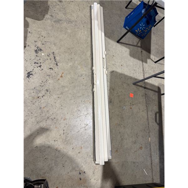 Retractable screen door