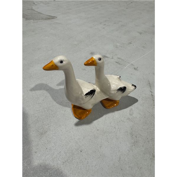 Gloebel ducks