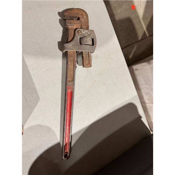 Pipe wrench 18