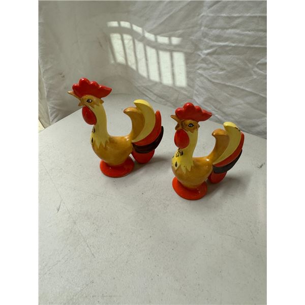 Rooster salt and pepper shakers