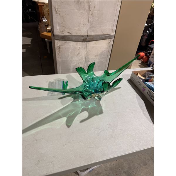Lorraine Canadian art glass 31È blue over green Stretch centerpiece