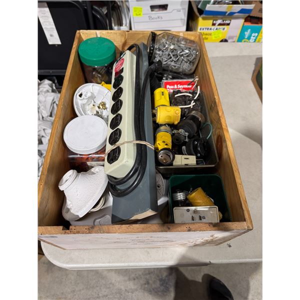 Assorted electrical items